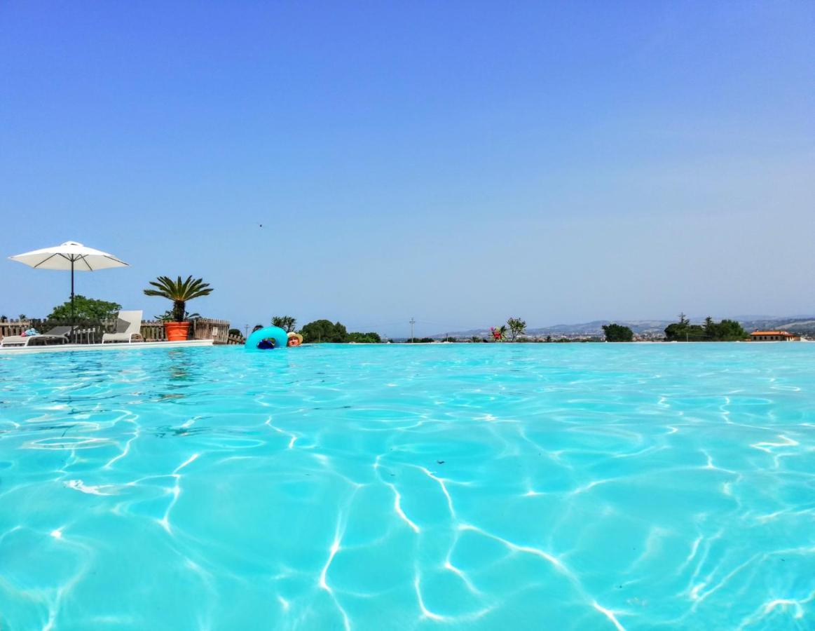 Agriturismo Rosa Antica Monte San Vito Екстер'єр фото